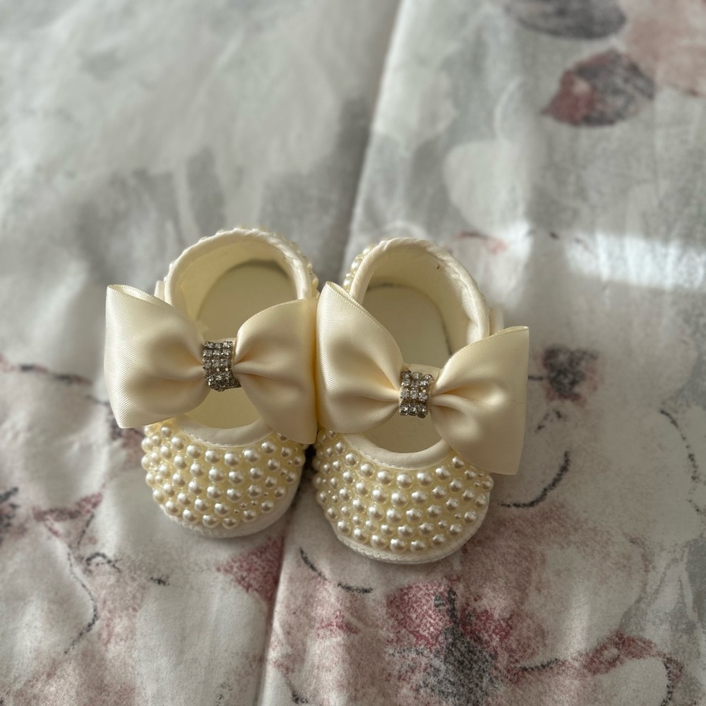 Baby girl pearl shoes